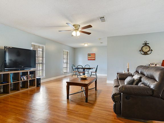 3rd image of 2244 Northbrook Dr