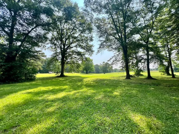 Xx Par Dr, Collins, MS 39428