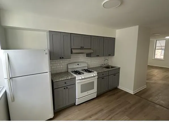 2437 N Hollywood St, Philadelphia, PA 19132