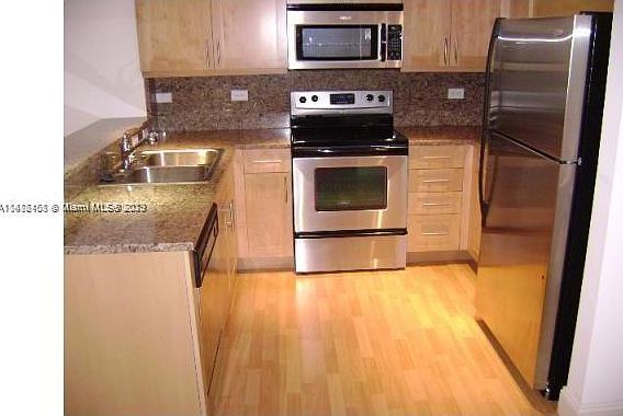 4th image of 111 E Flagler St APT 907