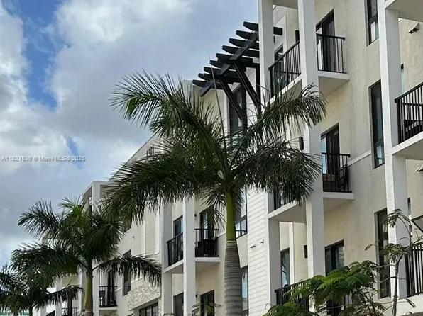 8301 NW 41st St #B-204, Doral, FL 33166