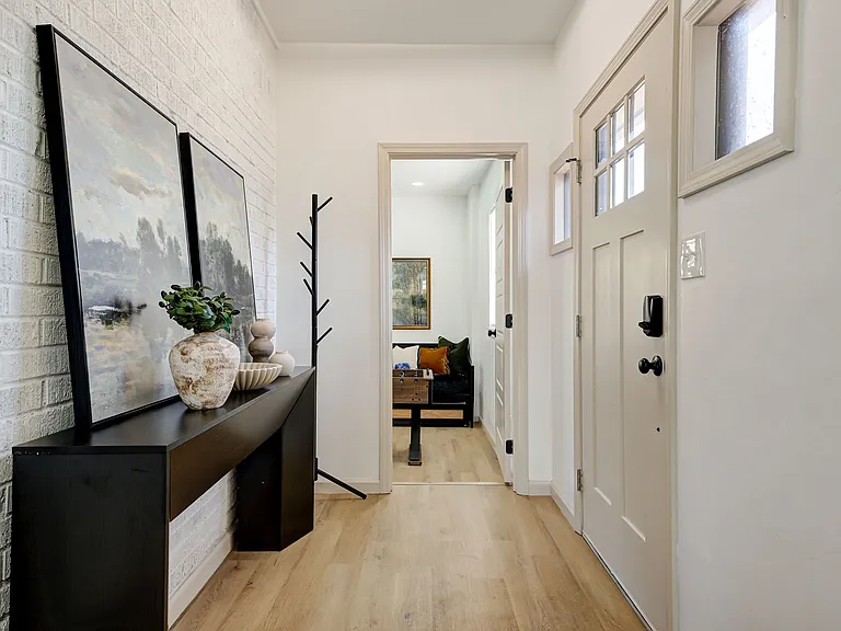 NW 43rd St — Photo 33