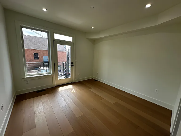 517 M St NE #1 — Photo 27