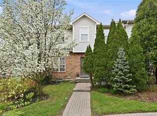 1085 Harrogate Dr #35, Hamilton, ON L9K 1R2