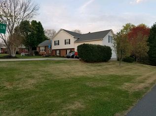 14300 Springwater Dr, Matthews, NC 28105