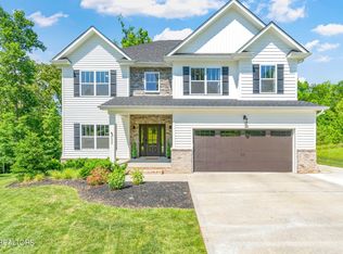 125 Mistletoeberry Rd, Oak Ridge, TN 37830