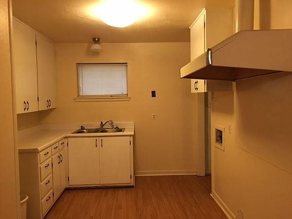 4th image of 658 Peake St