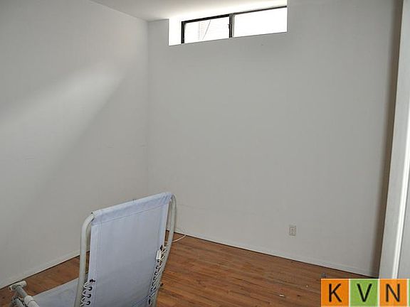 3rd image of 333 Broome St APT 2