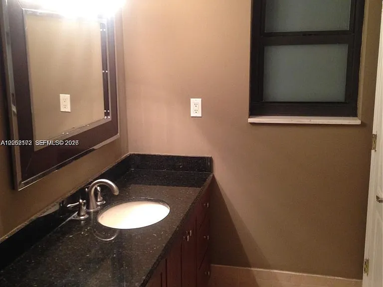 1800 Collins Ave #17A — Photo 7