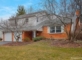 105 Greenbriar Ct, Naperville, IL 60563