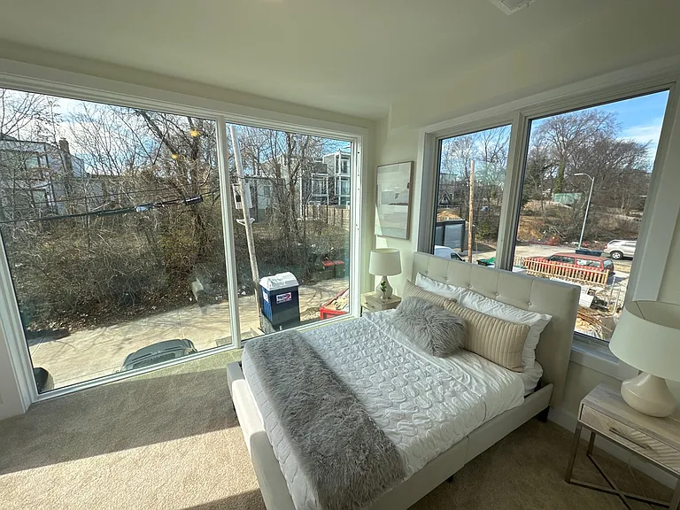 1940 3rd St NE #14 — Photo 9