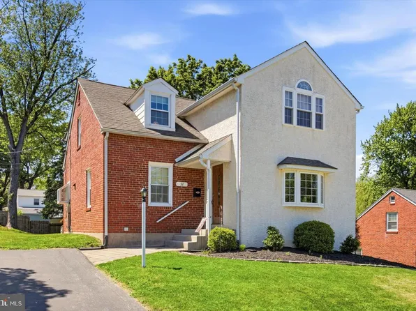 32 Radnor Dr, Newtown Square, PA 19073