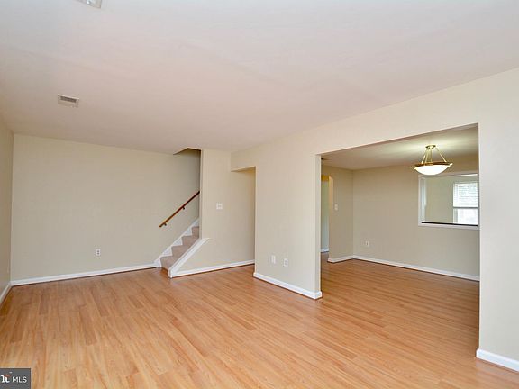 5th image of 193 Meadows Ln NE