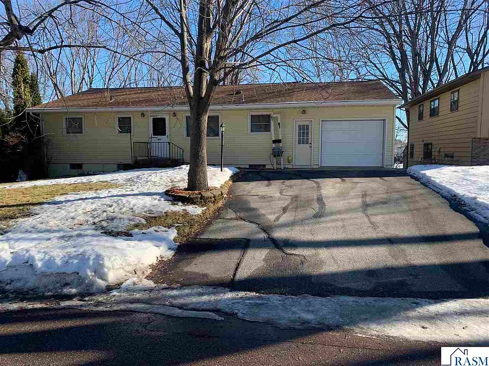 1st image of 205 Lakeview Dr