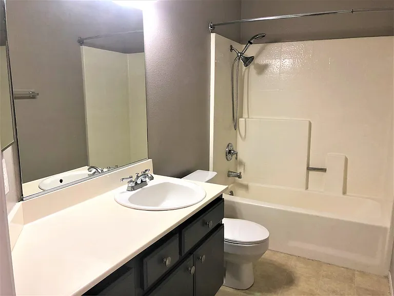 2nd Full Bathroom