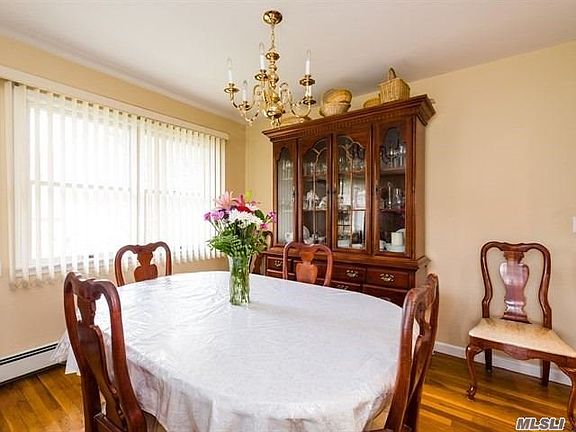 4th image of 2527 Wilson Ave