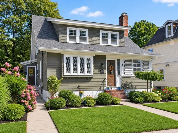 50 Lewis St, Franklin, MA 02038