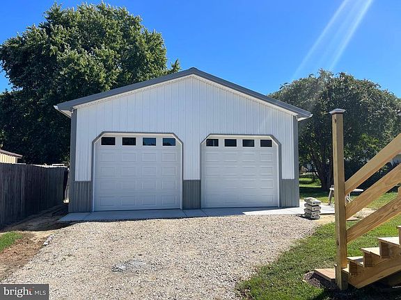 3rd image of 27591 Thistle Ln