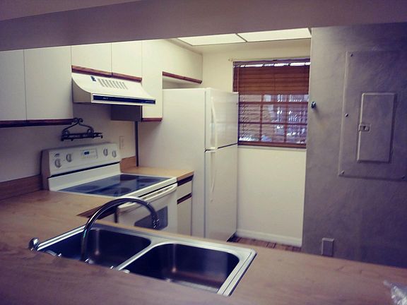 2nd image of 3034 Sir Hamilton Cir