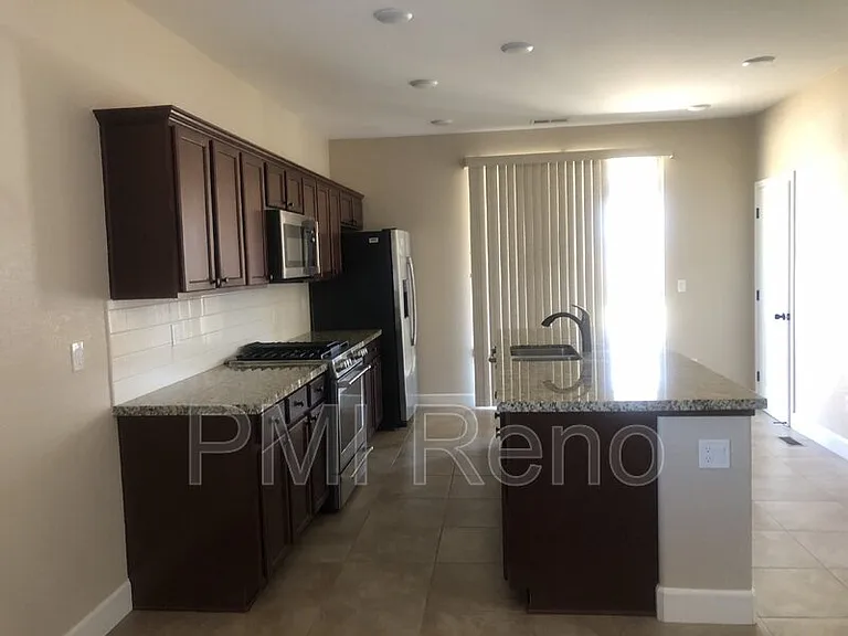 9334 Pond St — Photo 3