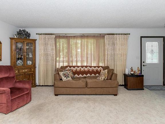 4th image of 708 3rd Ave W