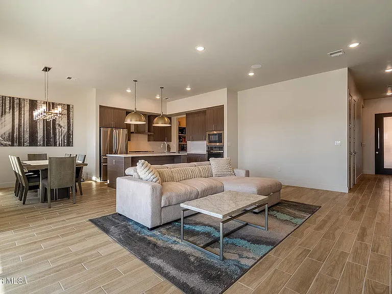 824 Durham Way — Photo 7