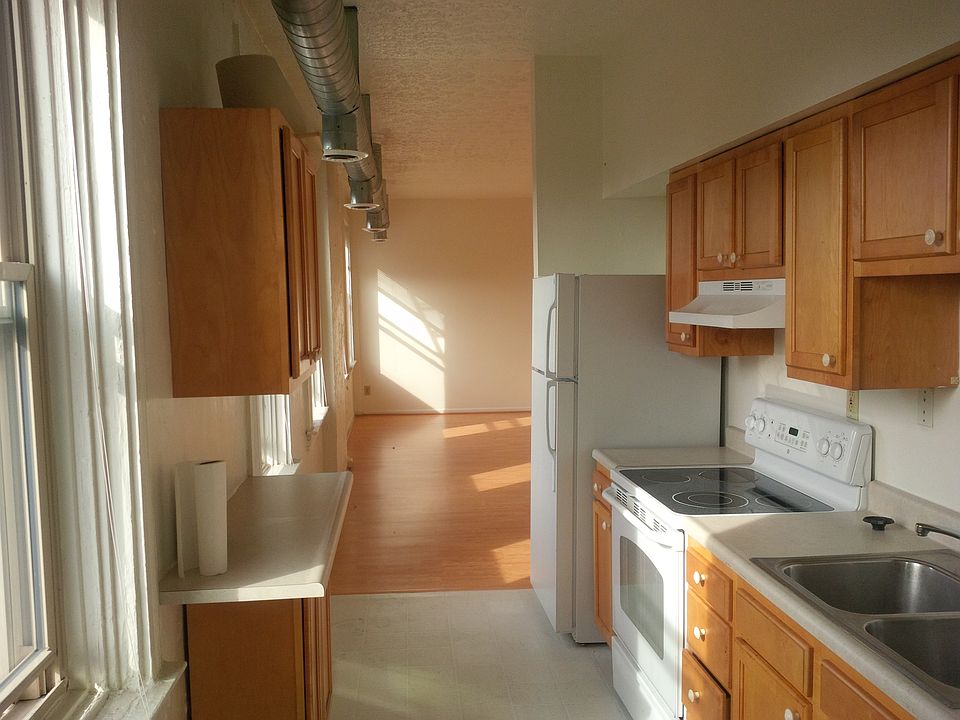 Kitchen to Living Room