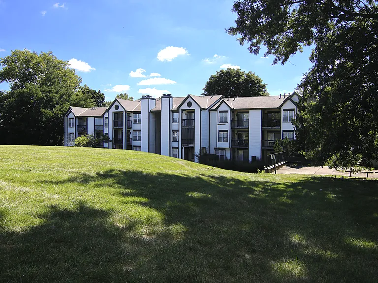 Coach House Apartments — Photo 19
