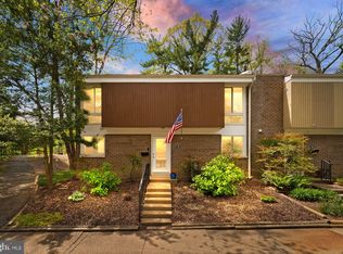 1717 Wainwright Dr, Reston, VA 20190