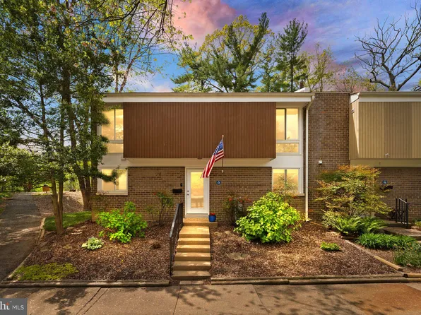 1717 Wainwright Dr, Reston, VA 20190