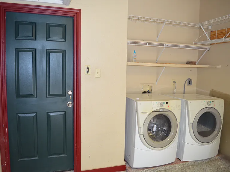 Guest house washer and dryer. Yes, the casita has its own private washer and dryer.