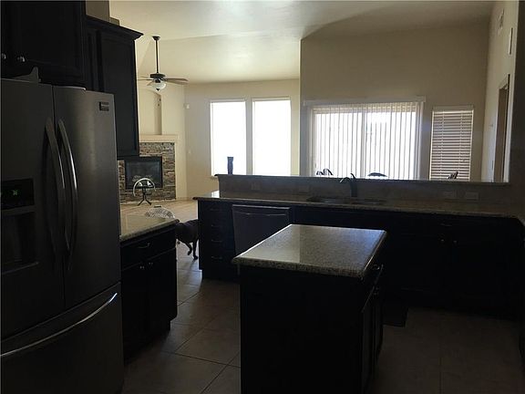 3rd image of 3153 Hidden Creek Dr