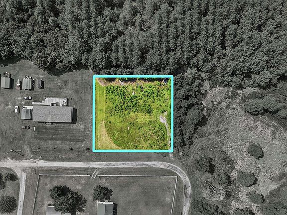 5th image of 1304 Meadowlark Circle