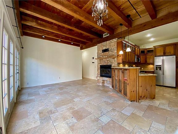 3rd image of 1111 W 46th St APT 58