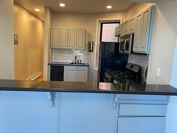 3rd image of 274 Ogden Ave APT 4