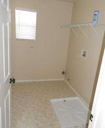 5th image of 14940 Cerritos Pl