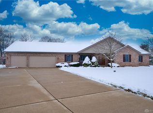 2325 Kaffenbarger Ct, Springfield, OH 45504