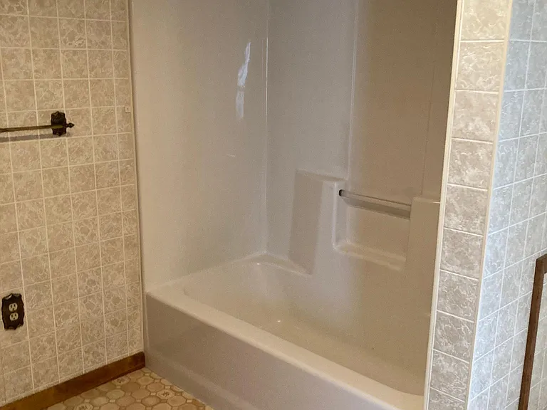 423 Church St — Photo 17