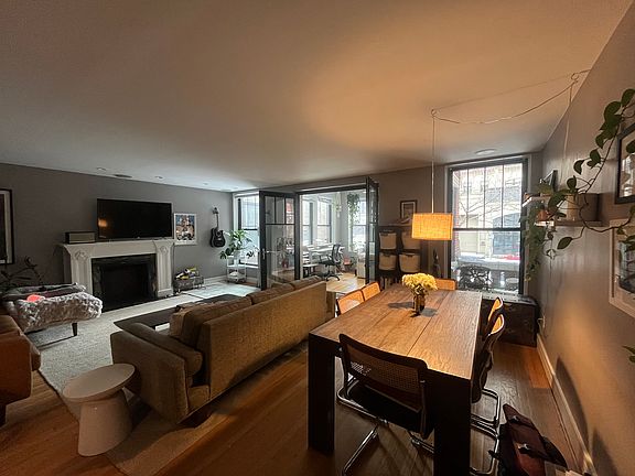3rd image of 439 W Melrose St APT 1A