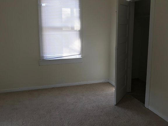5th image of 4567 Newport Ave