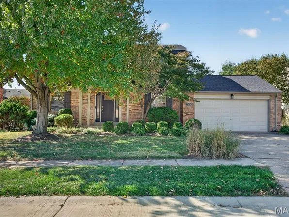 12025 Depaul Hills Dr, Bridgeton, MO 63044