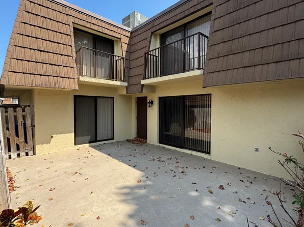 1166 6th Ave APT 21D, Vero Beach, FL 32960