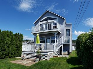 207 N Madrona St, Camano Island, WA 98282