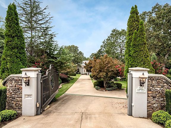 2nd image of 263 Lakeview Rd