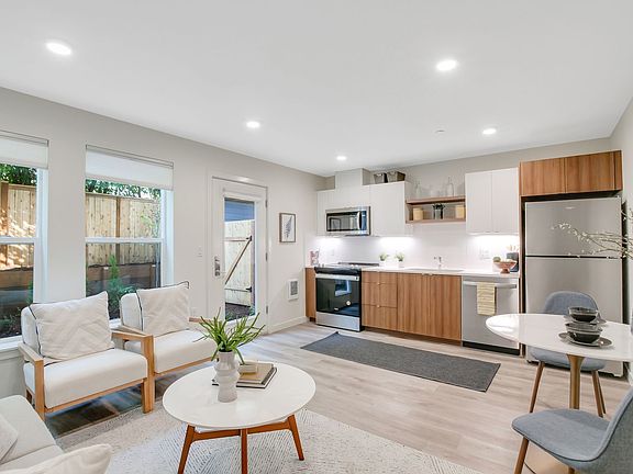 4th image of 5531-5541 N Greeley Ave #5541/302