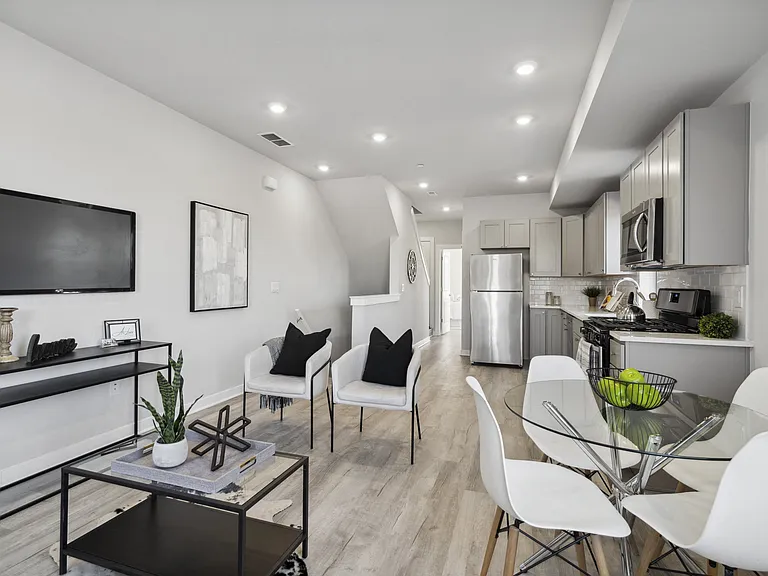 731 N 35th Street Townhomes — Photo 6