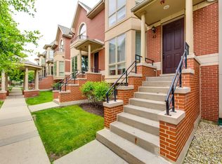 42 Legacy Ln, Wheeling, IL 60090