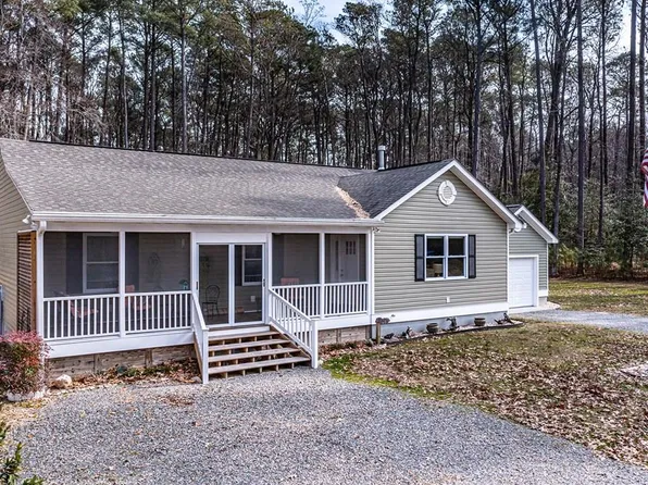 1068 Cod Creek Dr, Heathsville, VA 22473