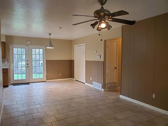 5th image of 630 Lazy River Dr
