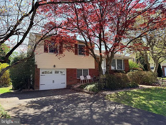 2nd image of 1831 Jill Rd